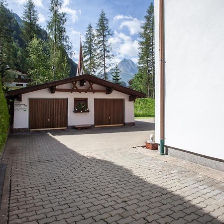 Haus Hrabovsky Apartment Langenfeld Bagian luar foto